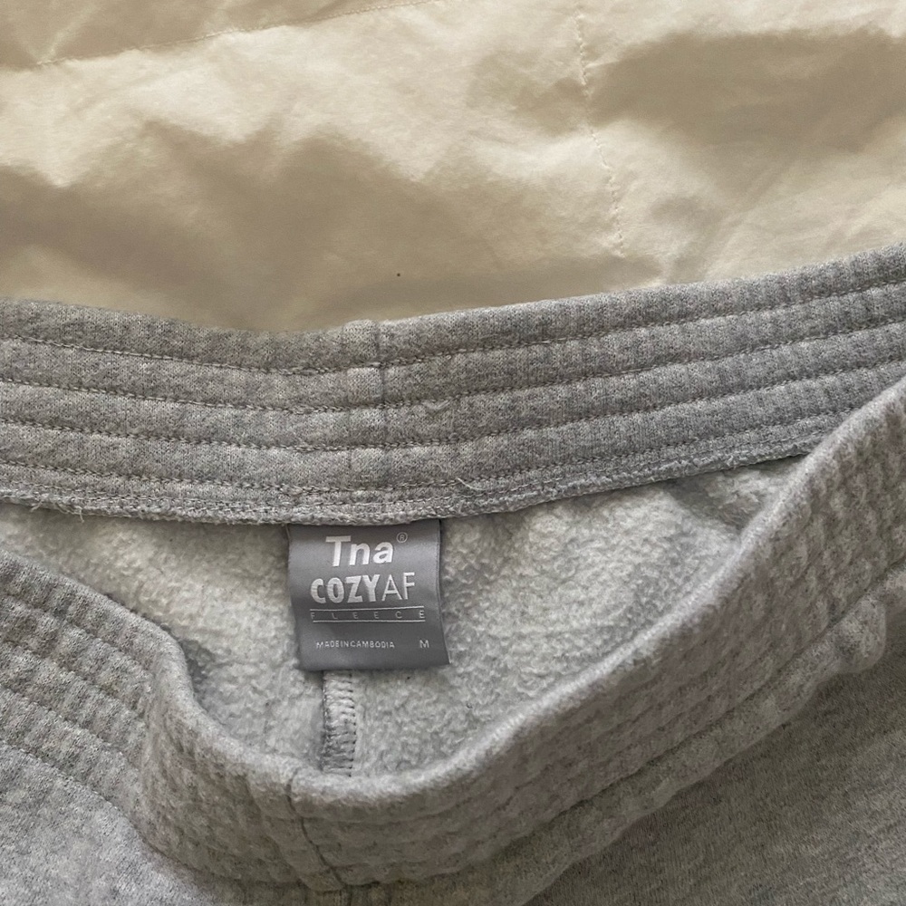 aritzia sweatshorts - Picture 2 of 3